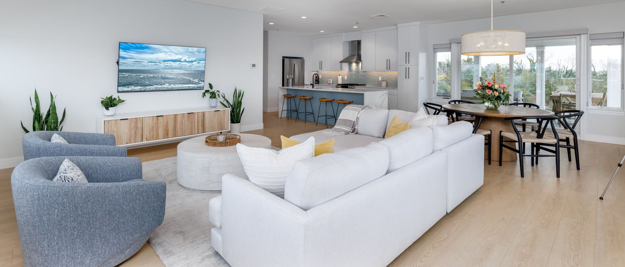 The living space of the Cape May Marina Mermaid House.